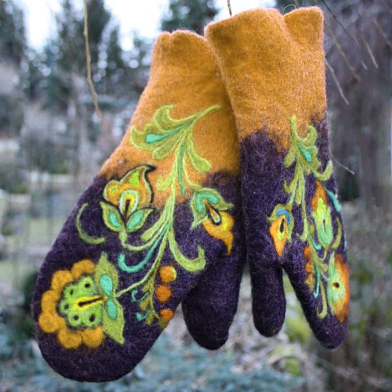 Comfybear™Christmas Flower Embroidery Mittens